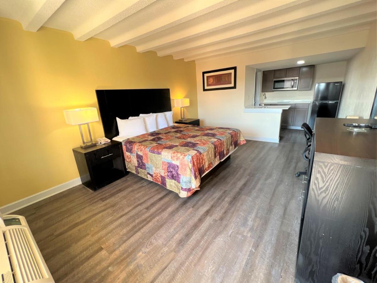 نيوبورت نيوز James River Inn & Suites المظهر الخارجي الصورة