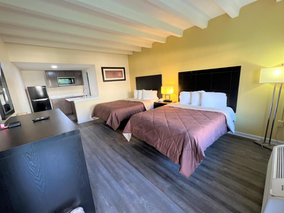 نيوبورت نيوز James River Inn & Suites المظهر الخارجي الصورة
